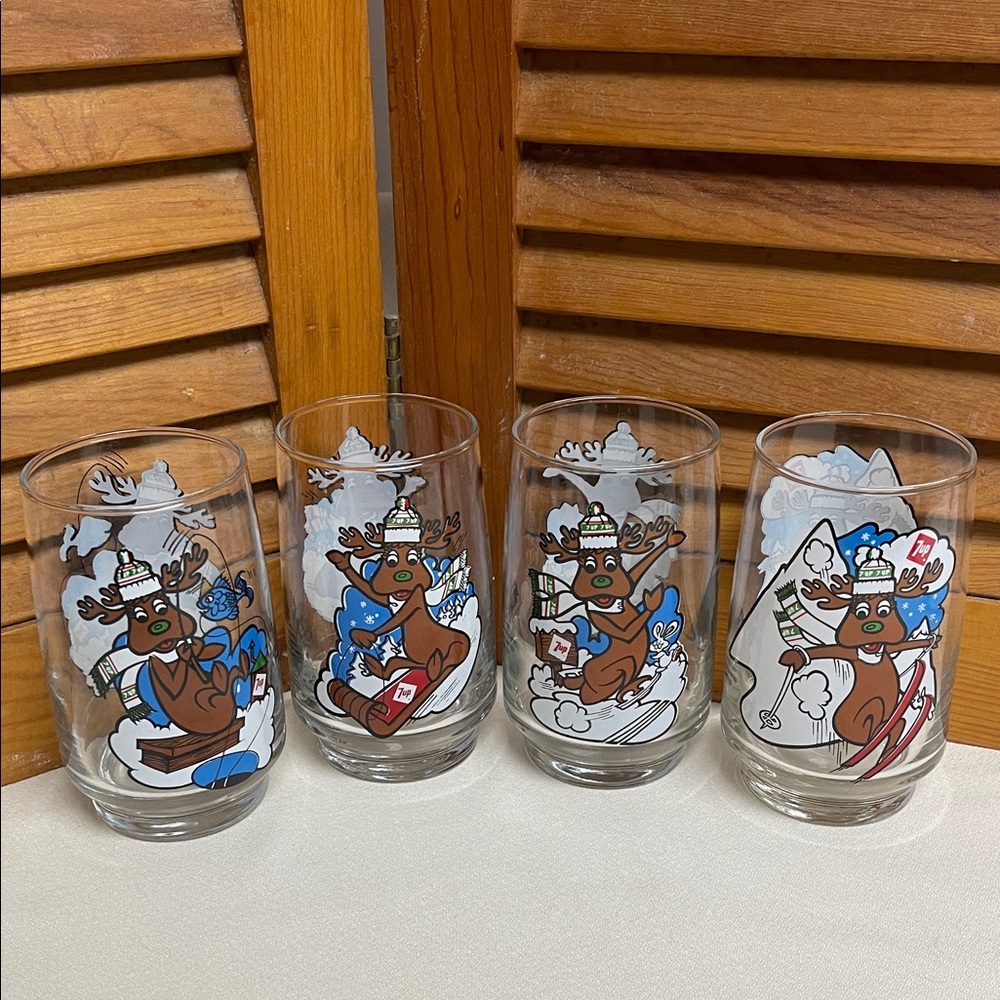 Vintage Collectible 7UP Set of 4 Glasses 🇨🇦
